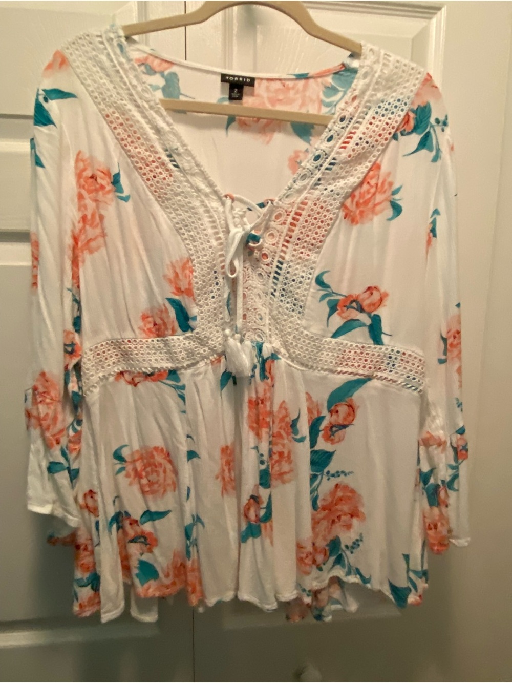 Torrid White w/pink flowers Boho style with Crochet Lace Trim top Size 2X
